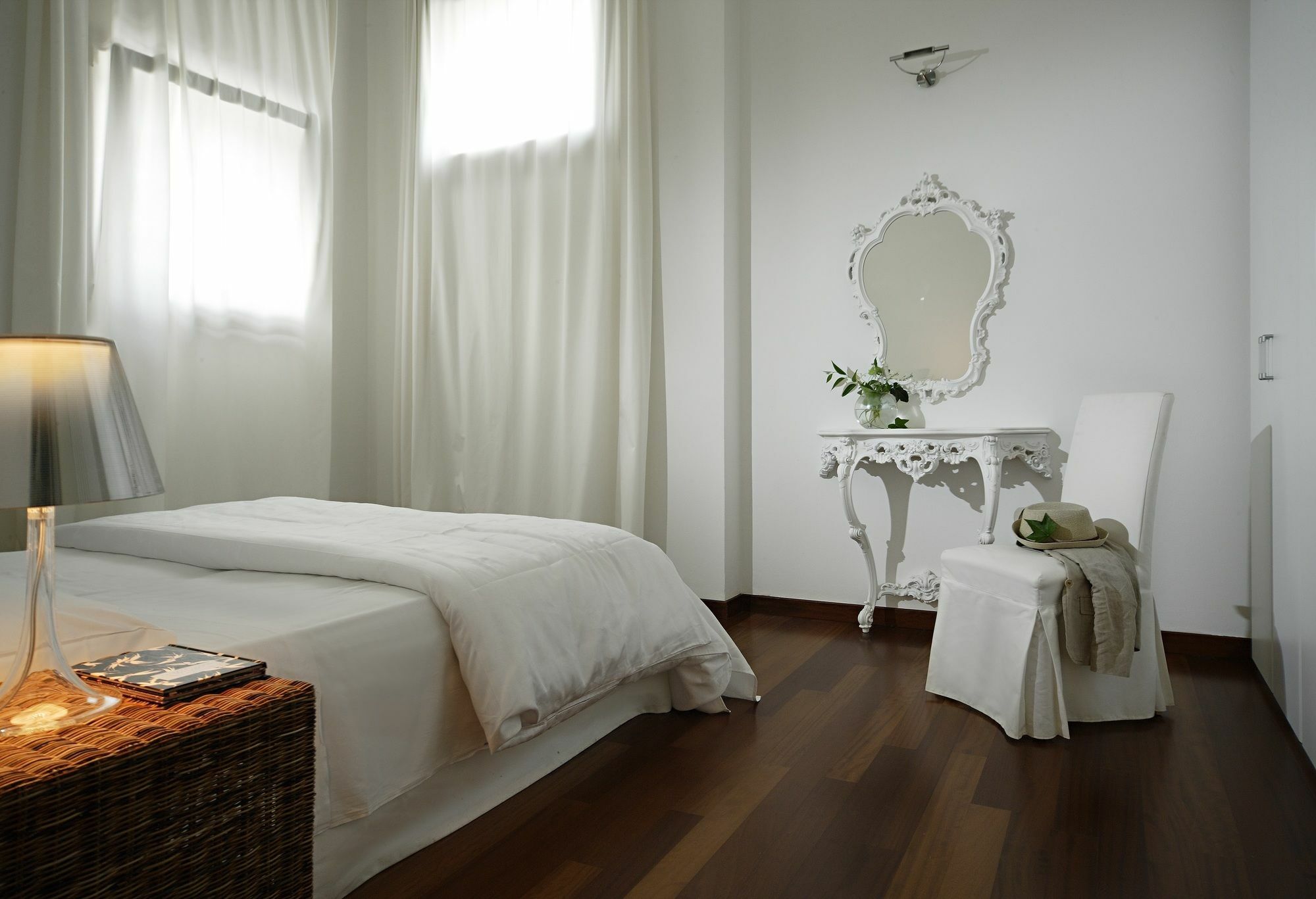 Moro Lin Design